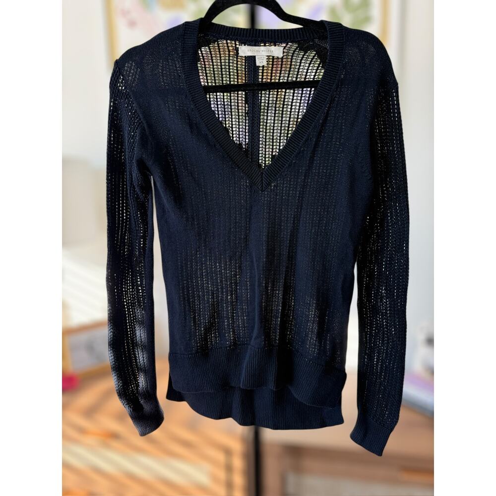 Brochu Walker Navy Distressed Crochet V-Neck Pullover Sweater in Size XS - Picture 5 of 10